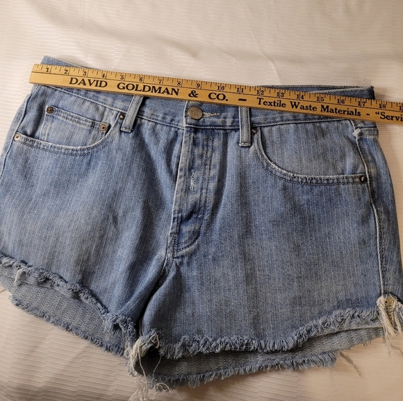 EUC BDG TomGirl Denim Button Fly Shorts sz 29 - Picture 7 of 9